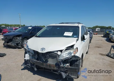 2011 Toyota Sienna Limited z USA, uszkodzony, nr VIN 5TDDK3DC0BS019889
